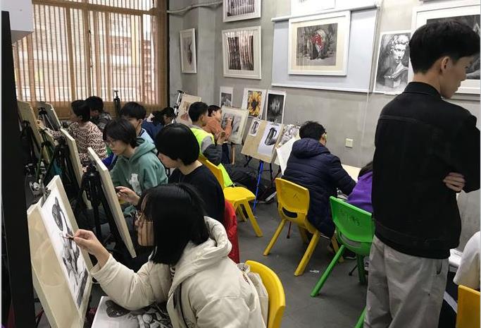 廣州暑假畫畫培訓班多少錢？
